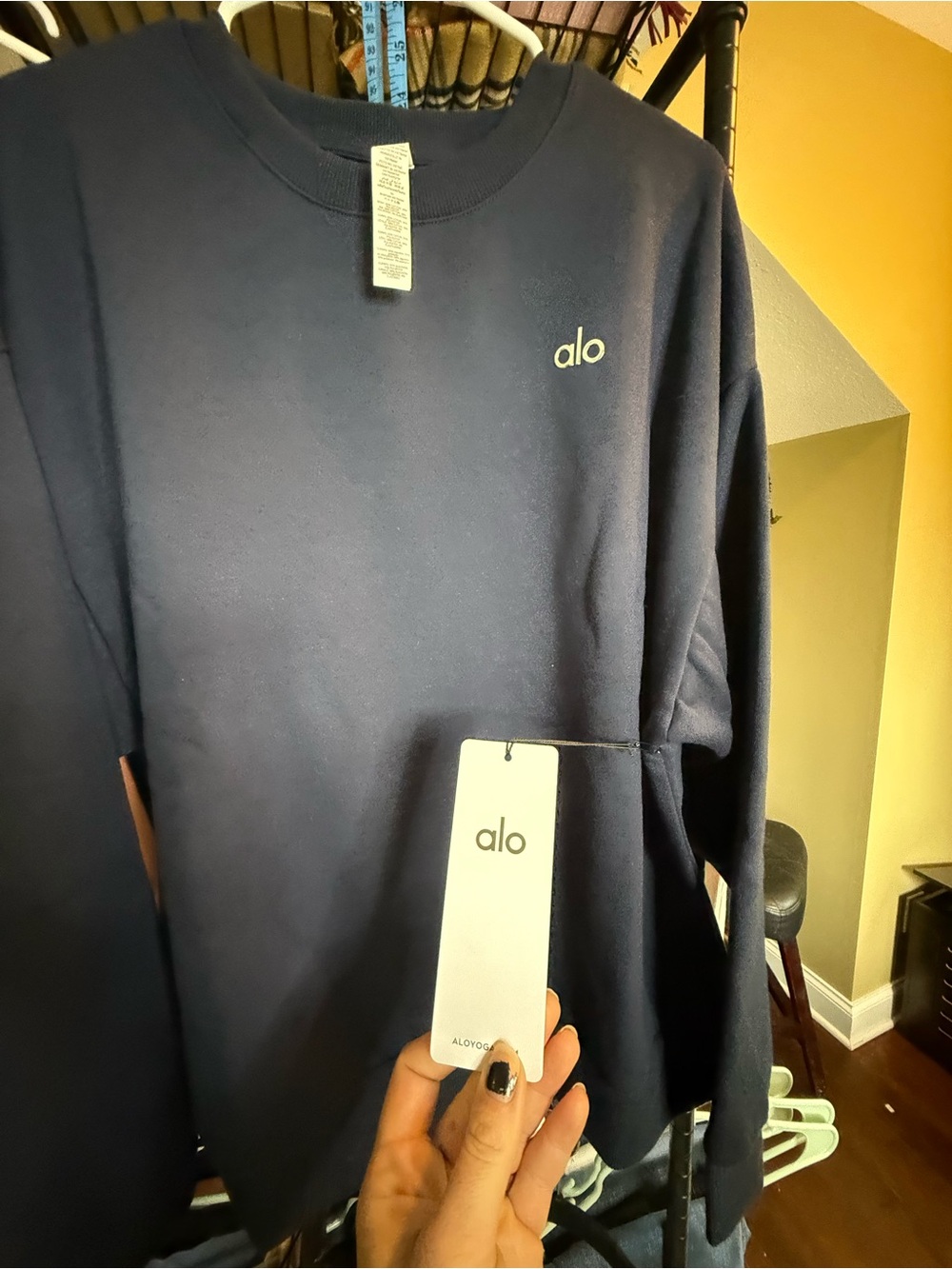 ALO Yoga Navy Oversized Crewneck Sweatshirt - Picture 2 of 4